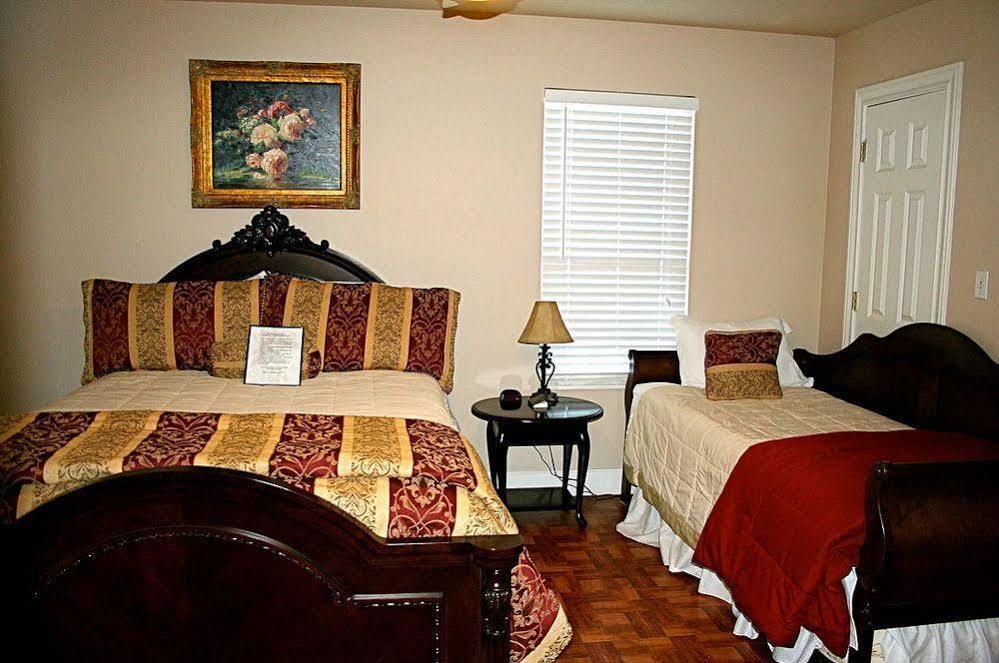 Davis Mountains Inn (Adults Only) ฟอร์ทเดวิส ภายนอก รูปภาพ
